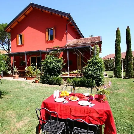Peaceful In Rome With Pool Feriehus